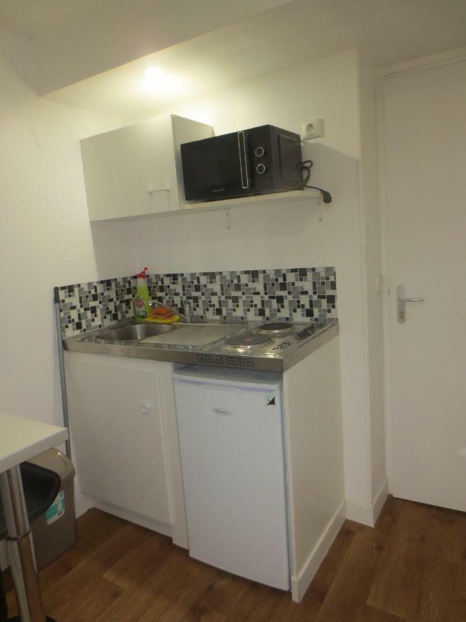 Appartements Et Studios Meubles Au Centre Ville D'Ouzouer Sur Loire Exteriér fotografie
