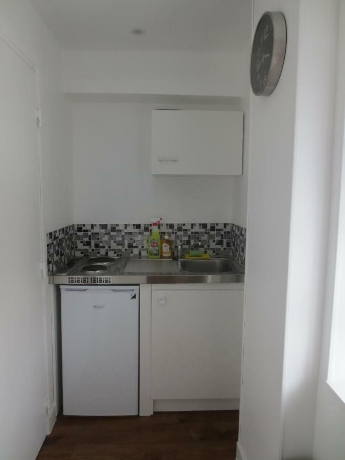 Appartements Et Studios Meubles Au Centre Ville D'Ouzouer Sur Loire Exteriér fotografie